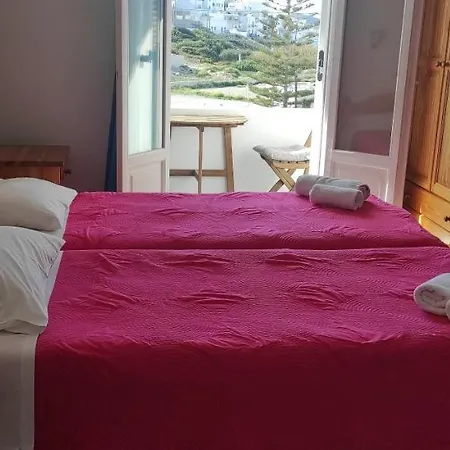 Loukia & Studios Naousa (Paros)