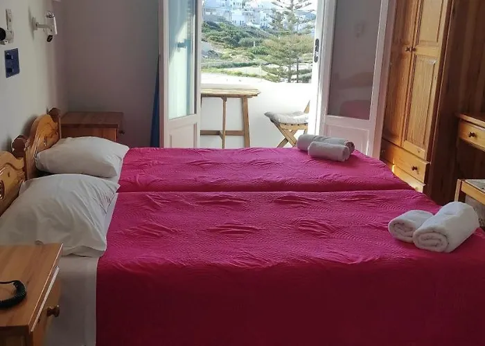 Loukia & Studios Naousa (Paros)