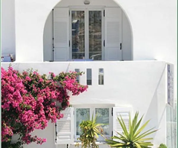 Loukia & Studios Naousa (Paros)
